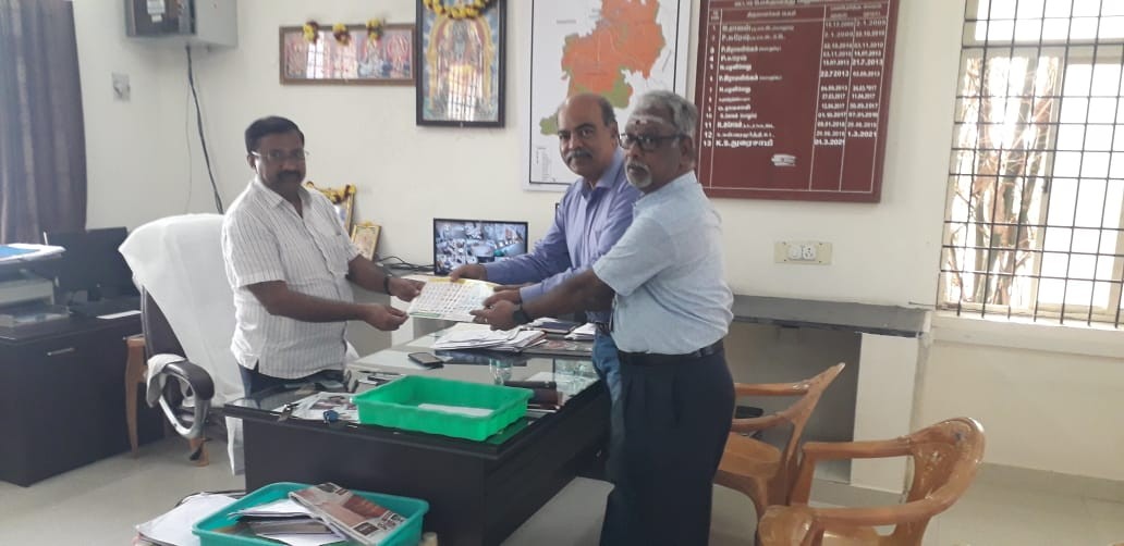Today 5/02/2024  Team TPSOH handed over 8000 nos of Pamplets to Hosur RTO Mr K. S. Duraiswamy