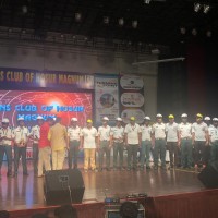TPSOH  TRAFFIC  TEAM  BEING  HONOURED  BY LION'S  CLUB  OF  HOSUR MAGNUM for the tireless work at STAR NIGHT